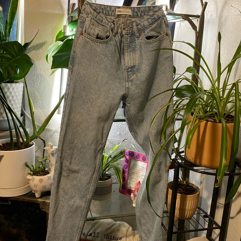 High waisted, light wash Zara jeans